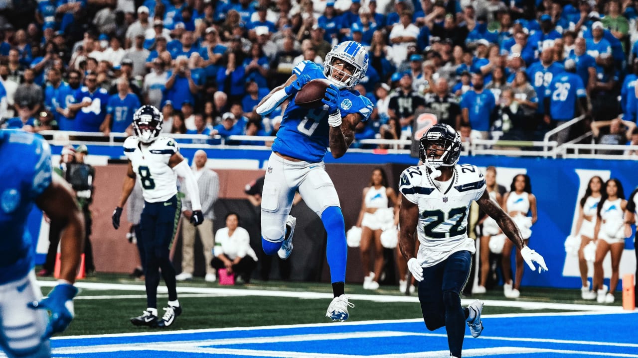 Detroit Lions quarterback Jared Goff threads a 22-yard touchdown dime to  Lions wide receiver Josh Reynolds