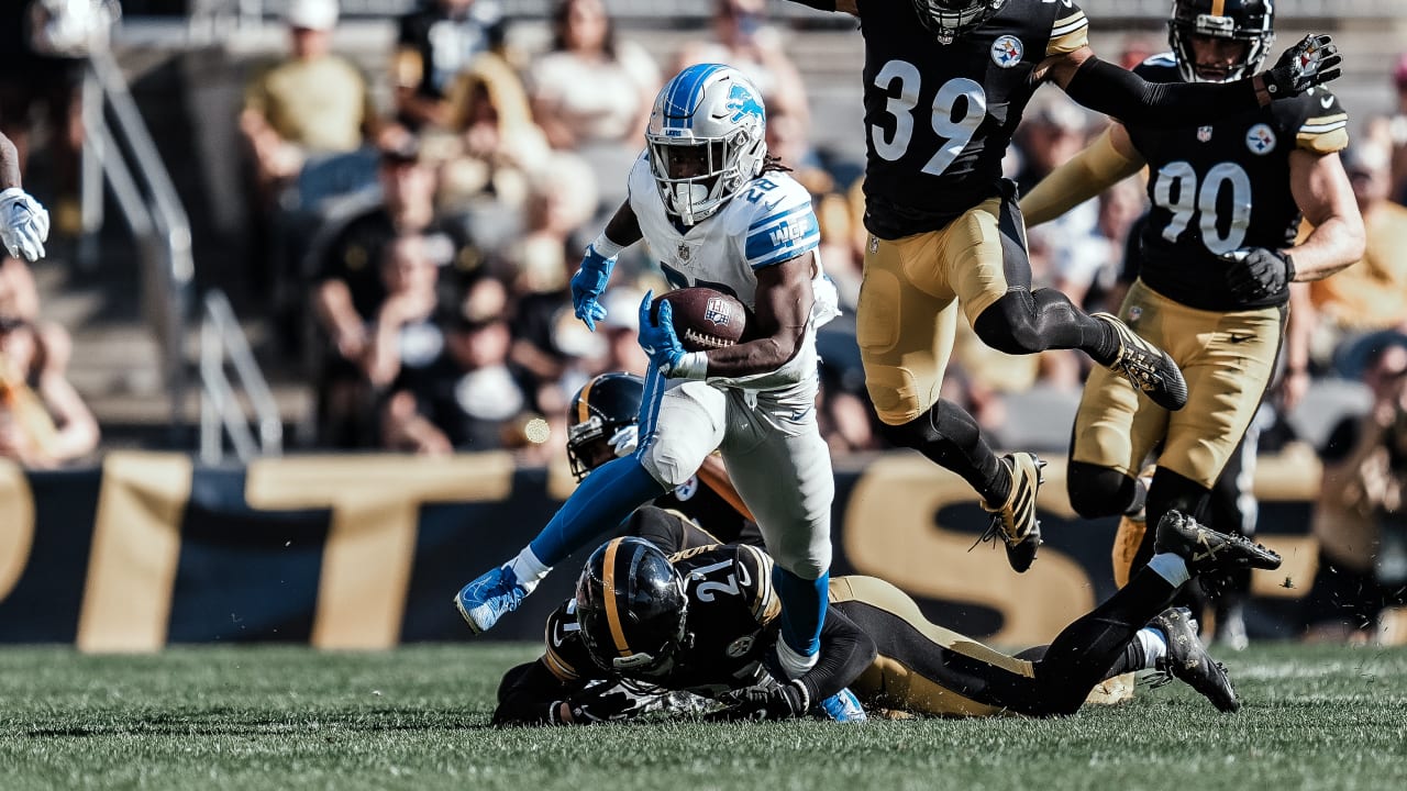 Detroit Lions running back Jermar Jefferson nearly breaks into clear on  27-yard burst