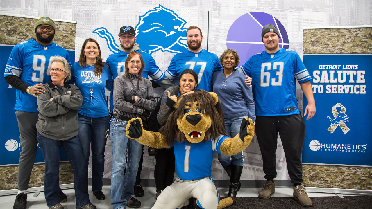 DLA students Shop with a Lion at Meijer, lion, Detroit Lions, shopping, The Lions took Detroit Lions Academy students Christmas shopping for our  annual Shop with a Lion at Meijer.