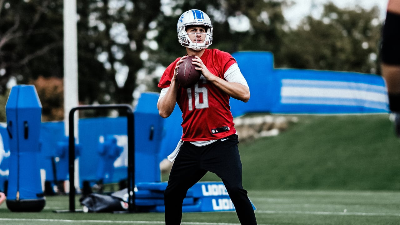 Mobile QBs have remained an issue for Lions, with Geno Smith and