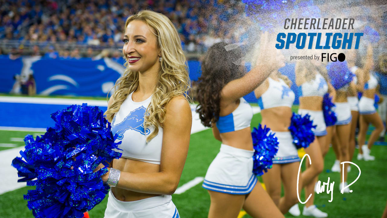 Detroit Lions cheerleaders unveil new costumes at season opener