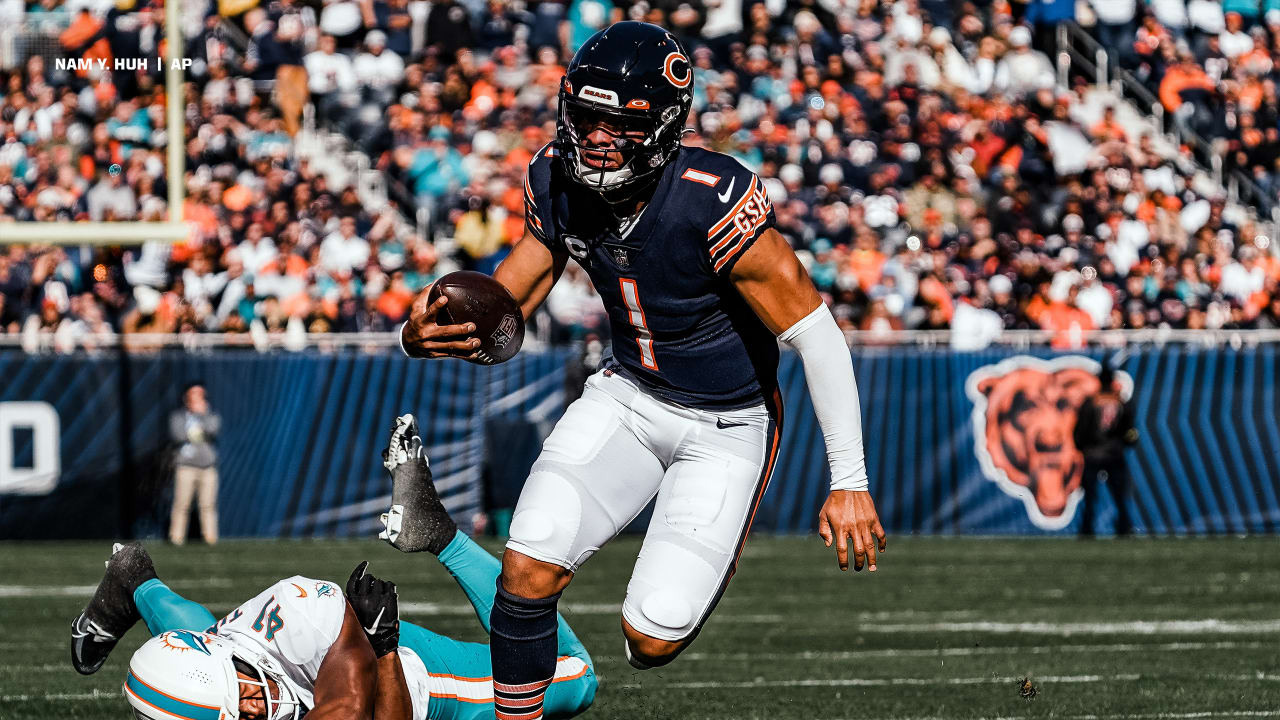 Rookie QB Justin Fields rallies Bears to victory over Dolphins