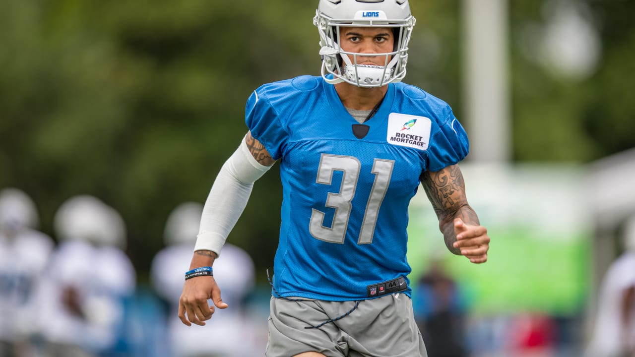 Detroit Lions cornerback Teez Tabor #31 runs the ball against New