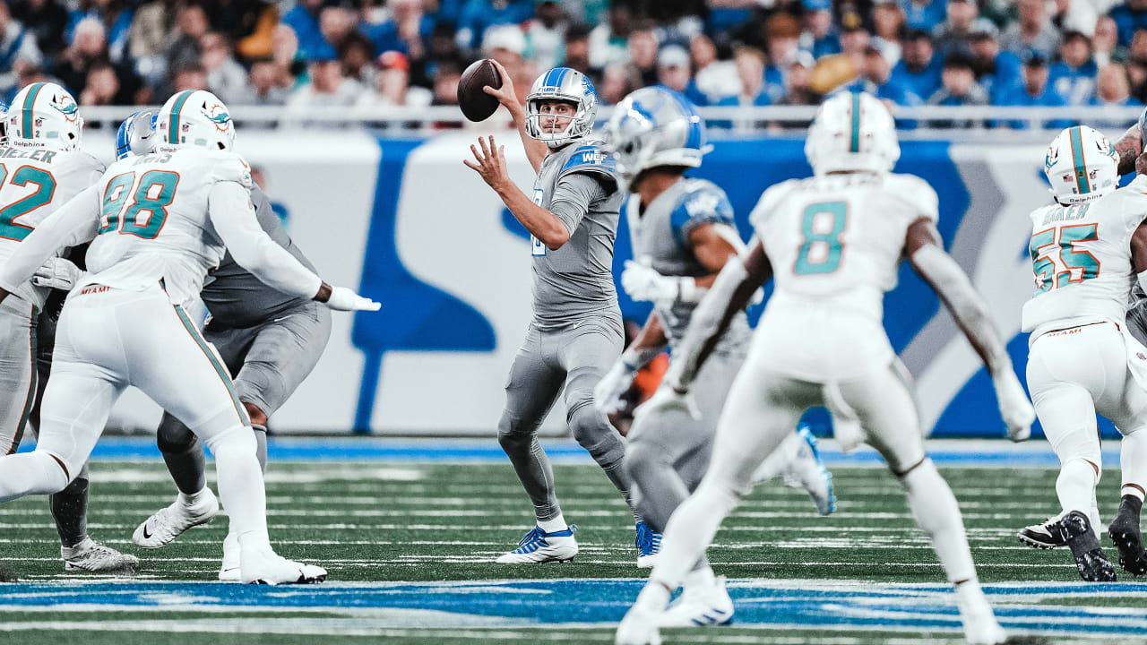 Detroit Lions Tom Kennedy threw a 75-yard TD pass against Green Bay