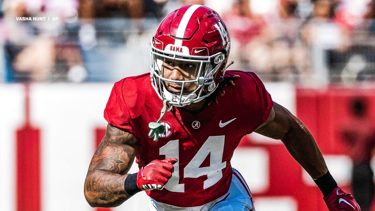 Washington State linebacker Daiyan Henley stands on the field during the  second half of an NCAA college football game against Utah, Thursday, Oct.  27, 2022, in Pullman, Wash. (AP Photo/Young Kwak Stock