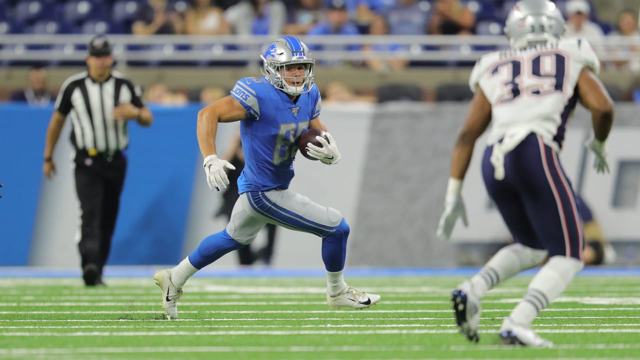 Lions sign WR Tom Kennedy to active roster