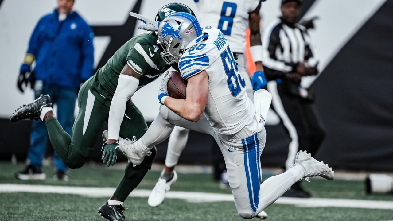 The Lions keep their playoff dreams alive, thanks to tight end Brock Wright  