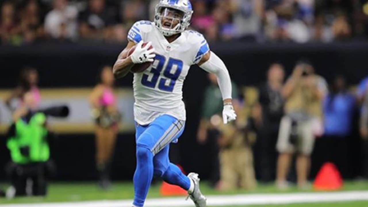 DETROIT, MI - AUGUST 8: Detroit Lions CB (39) Jamal Agnew heads off the  field at halftime of NFL pre-season game between New England Patriots and Detroit  Lions on August 8, 2019