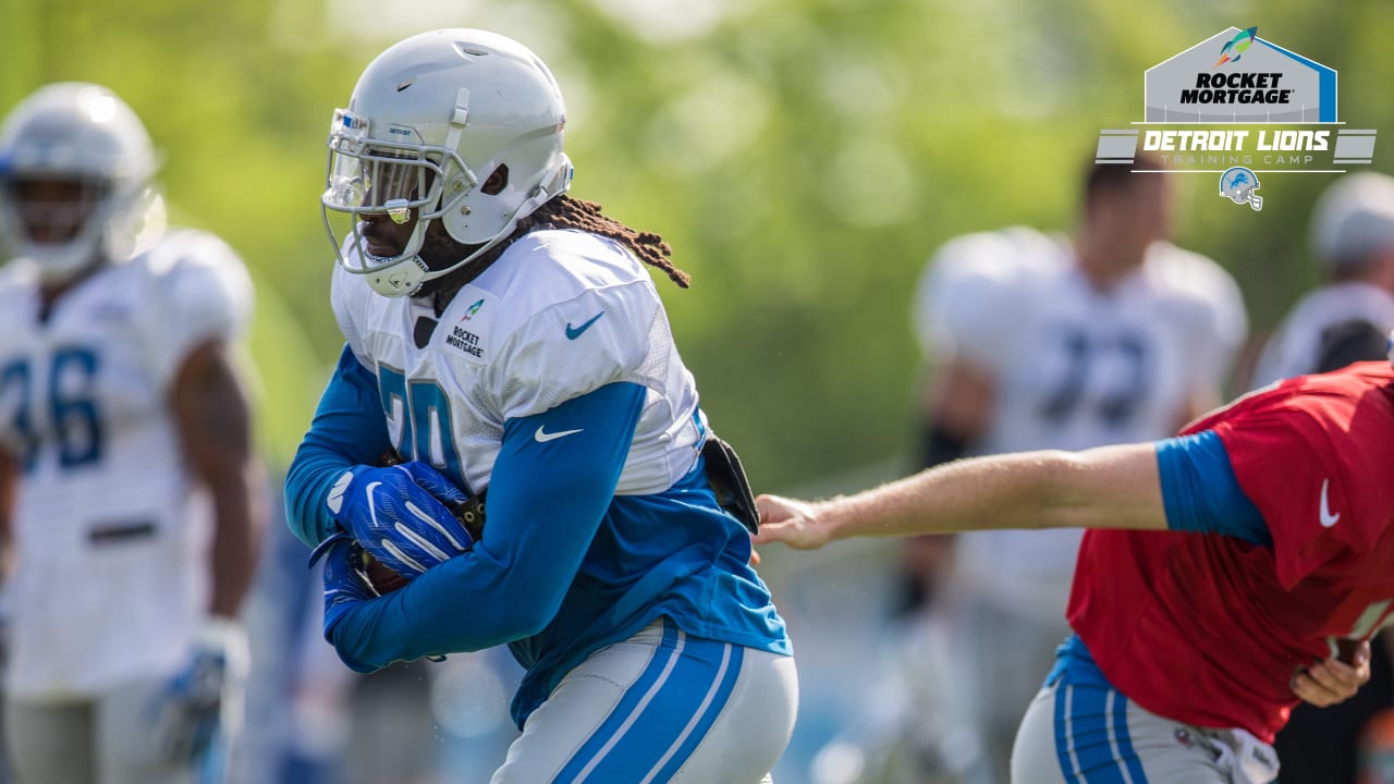 DVIDS - Images - Lionhearted, but still a patriot: LeGarrette Blount puts  on youth pro-camp at Tyndall [Image 1 of 7]