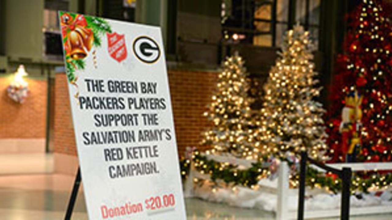 Packers' Festival of Lights tree has special meaning to Green Bay family