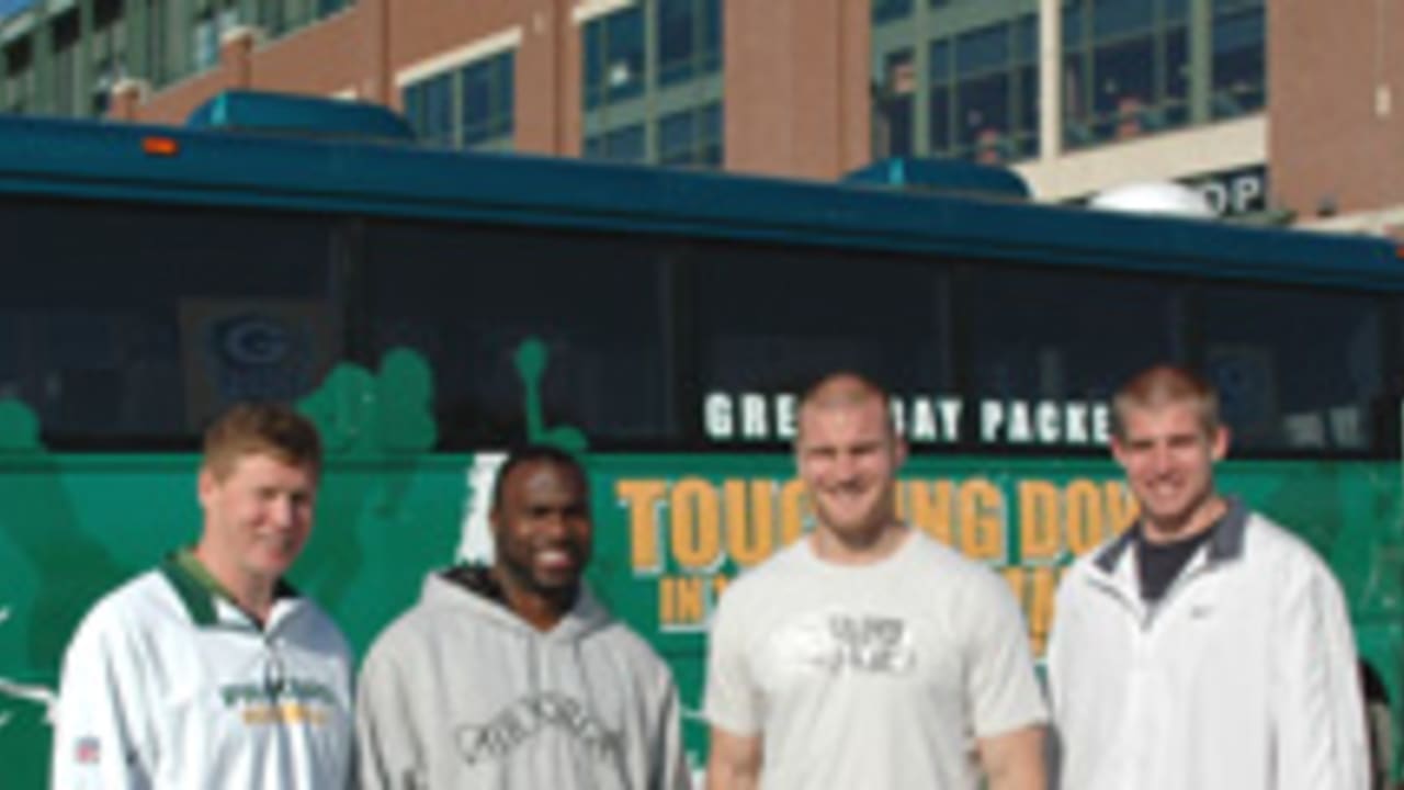 Green Bay Packers 2019 Tailgate Tour visits with Soldiers at Fort McCoy, Article