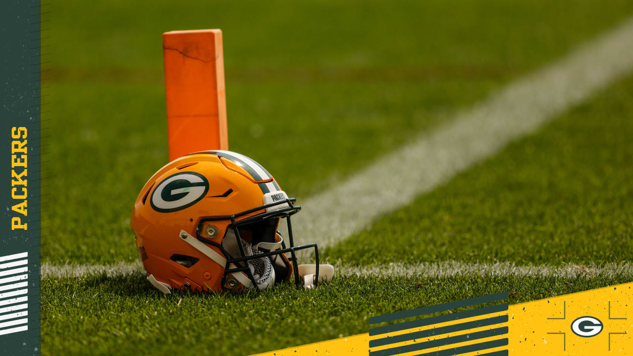 Packers restore two players to practice squad