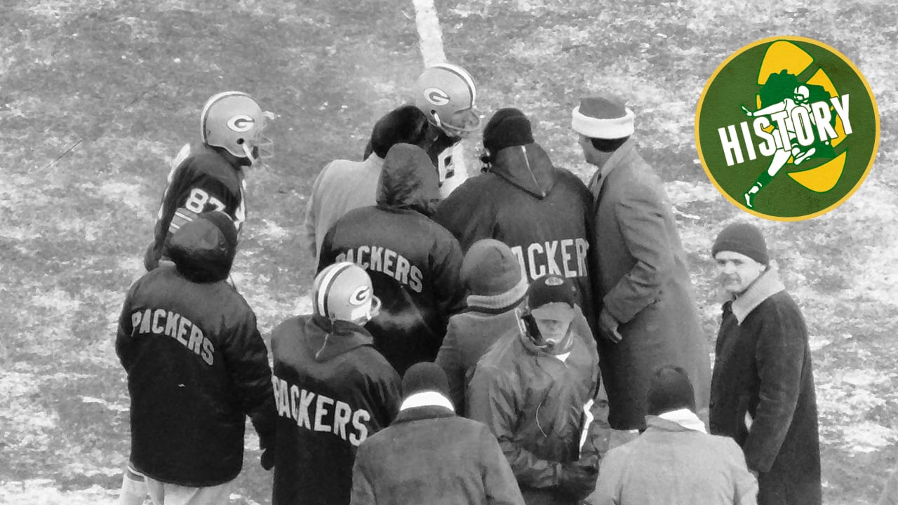 Yes, that was Paul Hornung on Packers' sideline in Ice Bowl