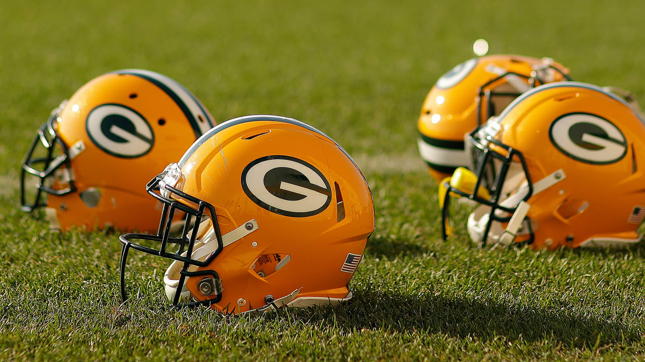 Packers sign 10 free agents