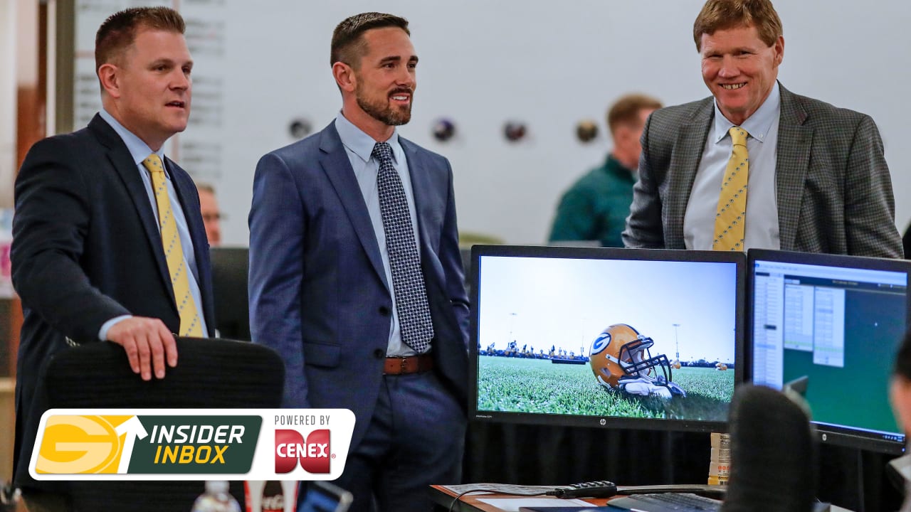 Buffalo Bills ar Twitter: Good boy alert in the Draft Room. 