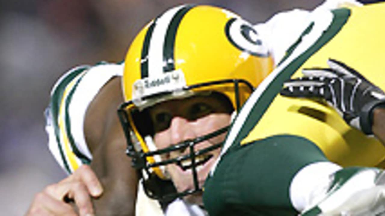 Jordy Nelson Reacts to Retro Helmets: 'Can I Play?'