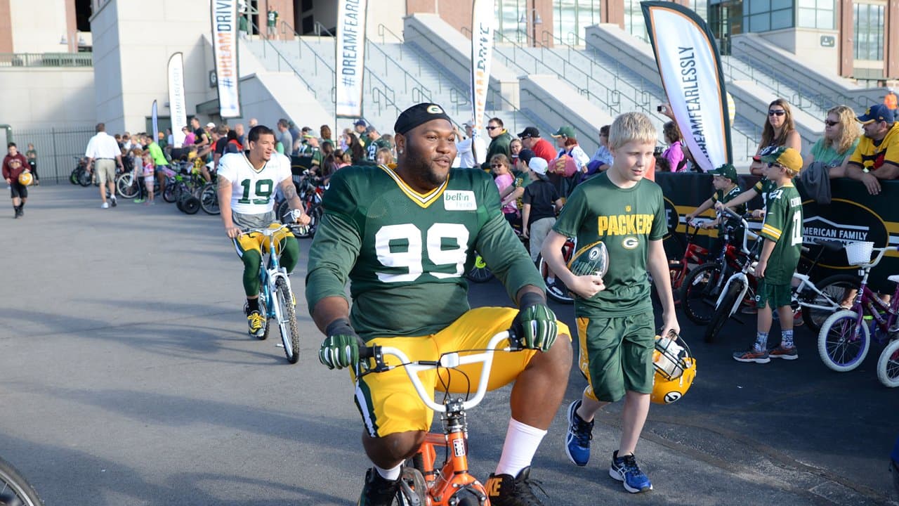 Kids offer bikes to Packers on Aug. 4