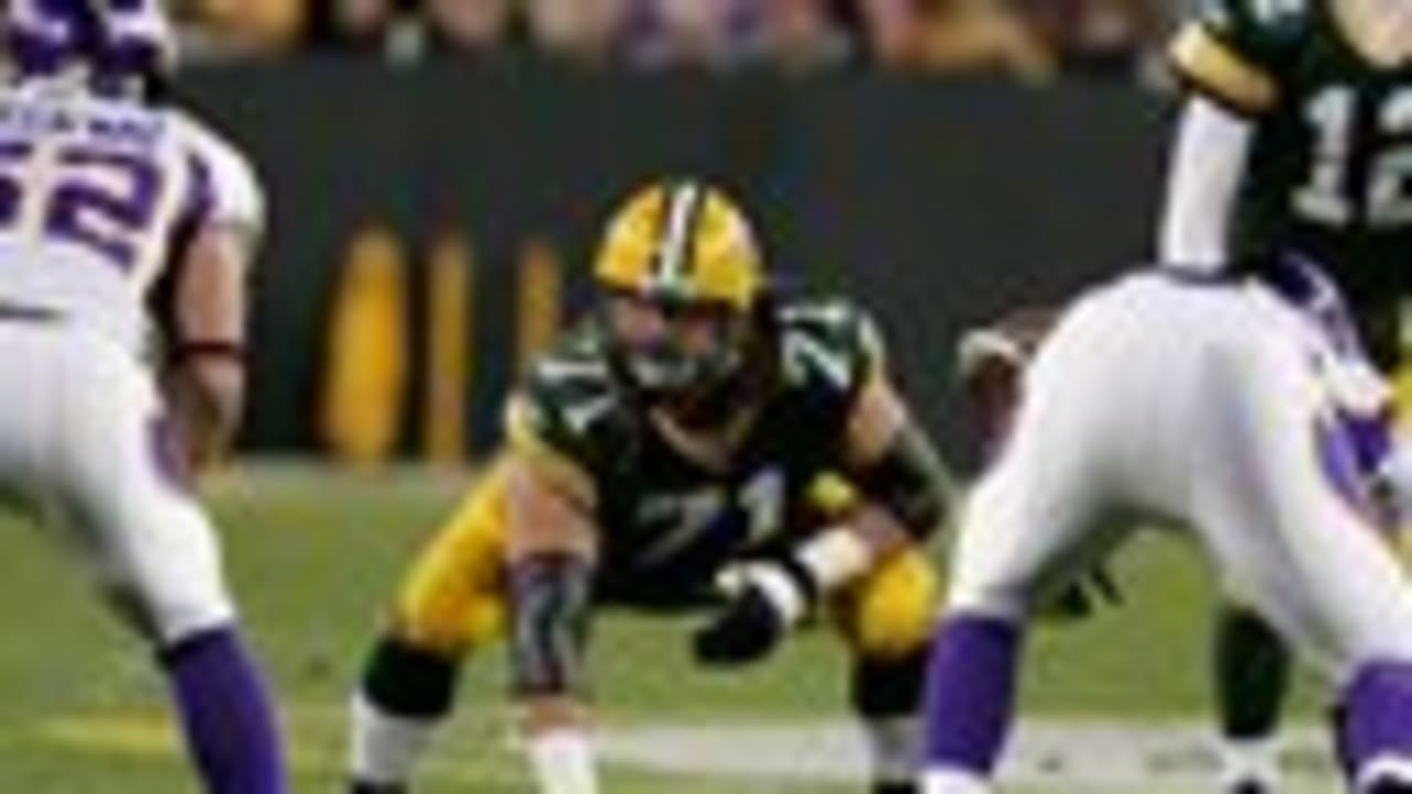 Vikings' Adrian Peterson vs. Texans' Arian Foster in rush to