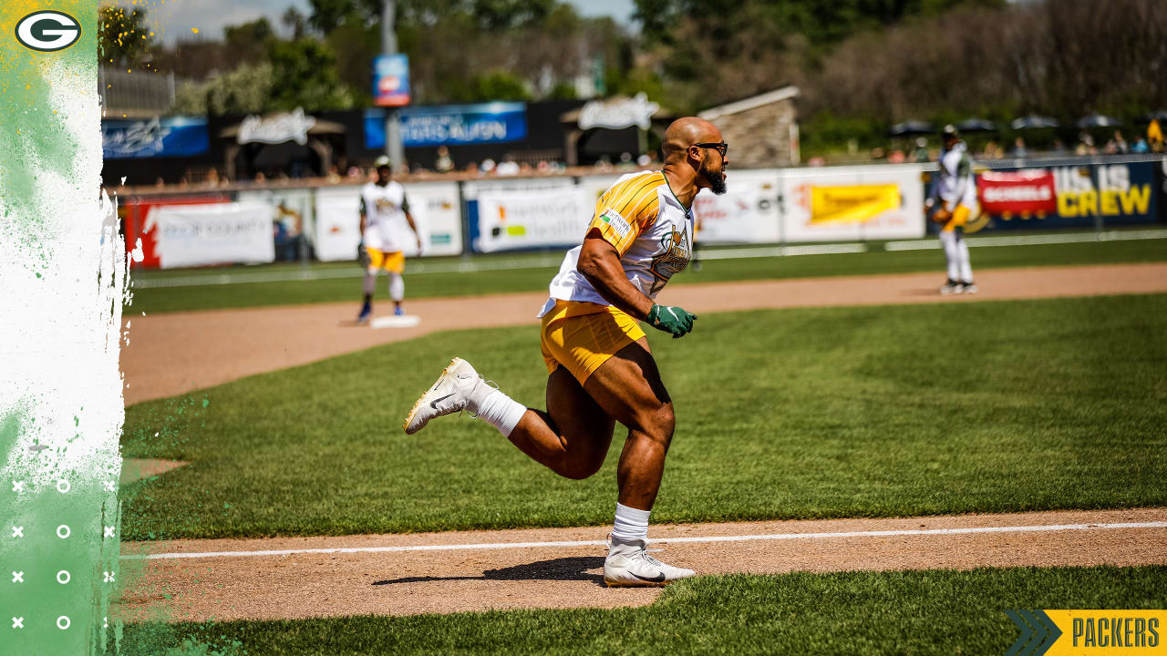 A.J. Dillon's legs stole the show at Packers charity softball event