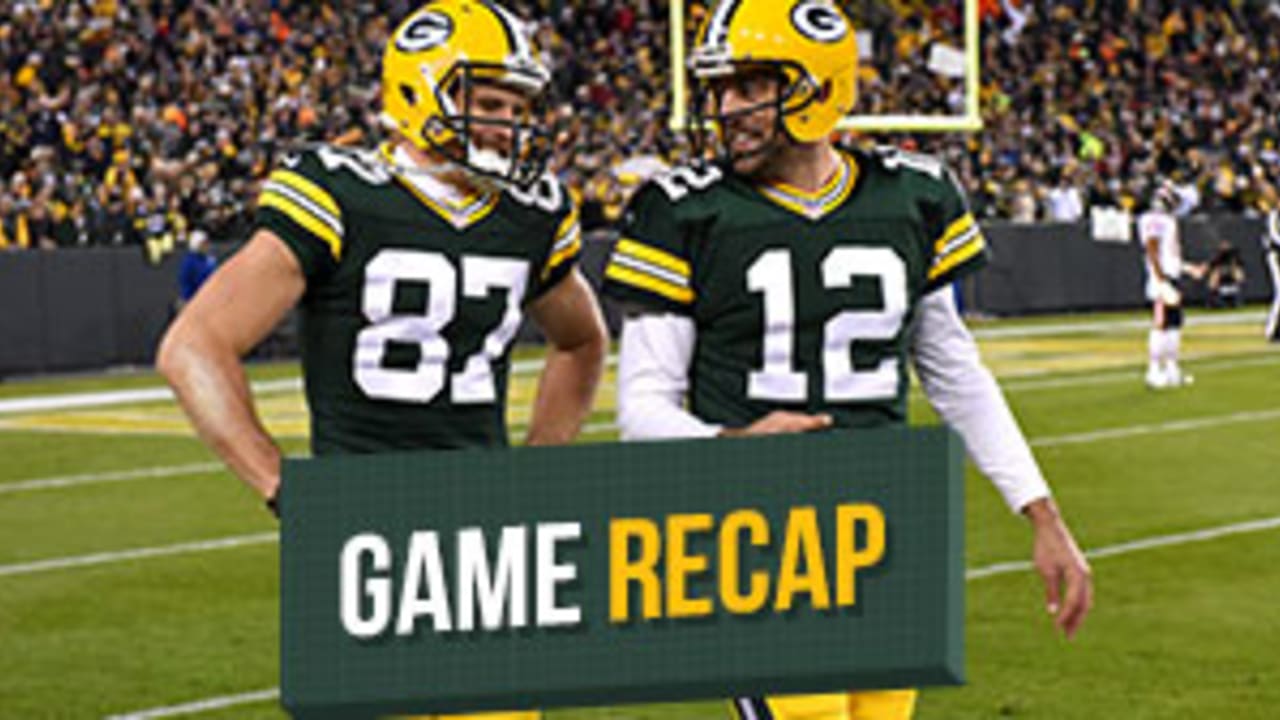 Packers blowout win over Bears a reminder how far apart rivals are