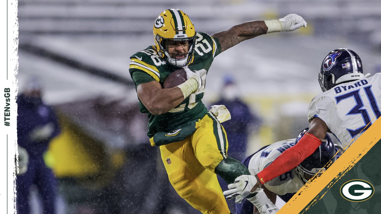 Social media astonished by the size of Packers rookie RB A.J. Dillon