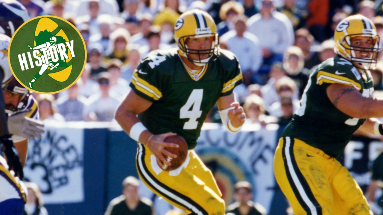 Comparing the best Packers seasons of Aaron Rodgers, Brett Favre, and Bart  Starr