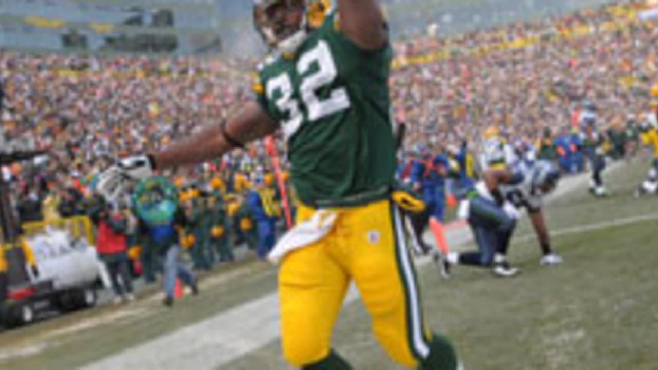 AP Game Summary: Packers Rout Seahawks 48-10 To Clinch Playoff Berth