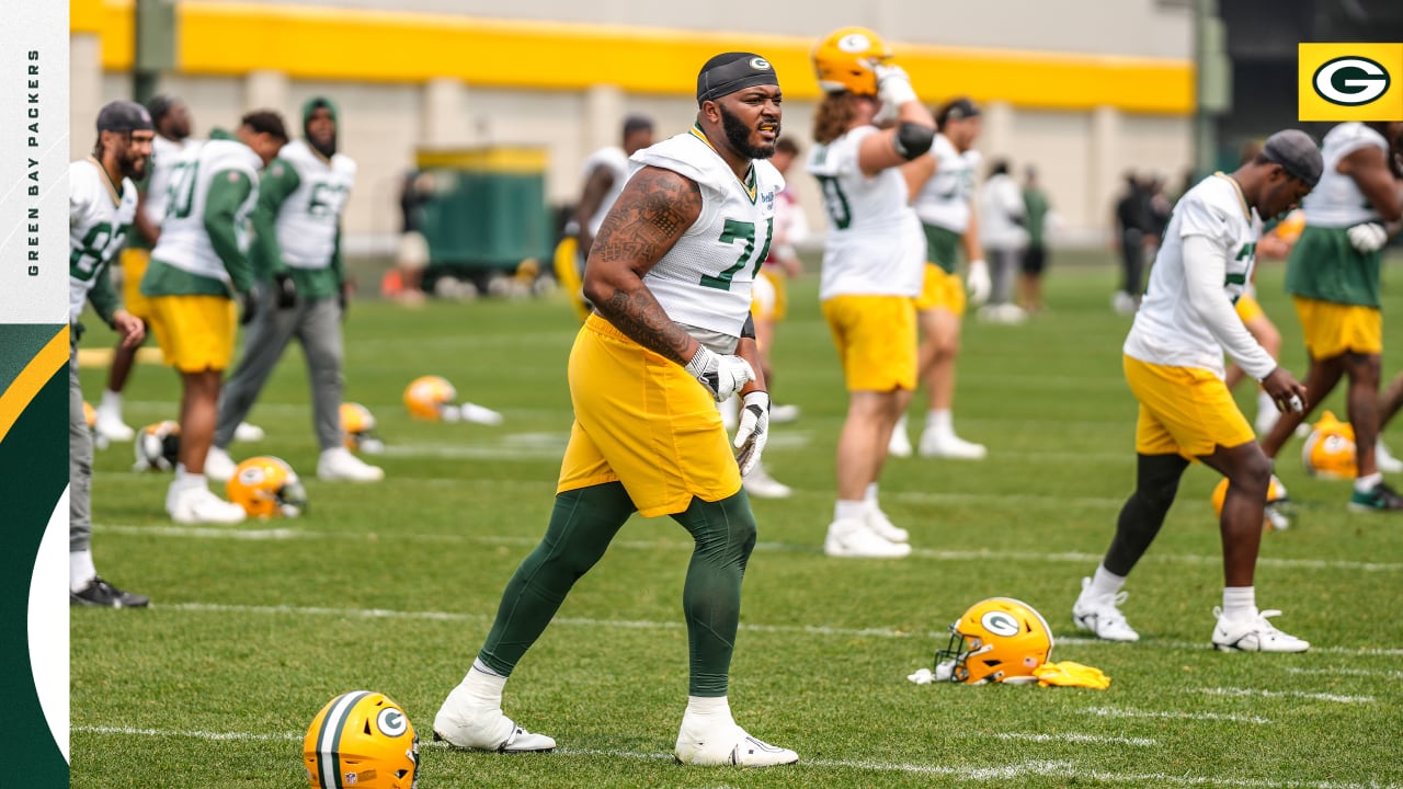 Bears DT Justin Jones rips 's***ty,' 'obnoxious' Packers fans: 'Half of