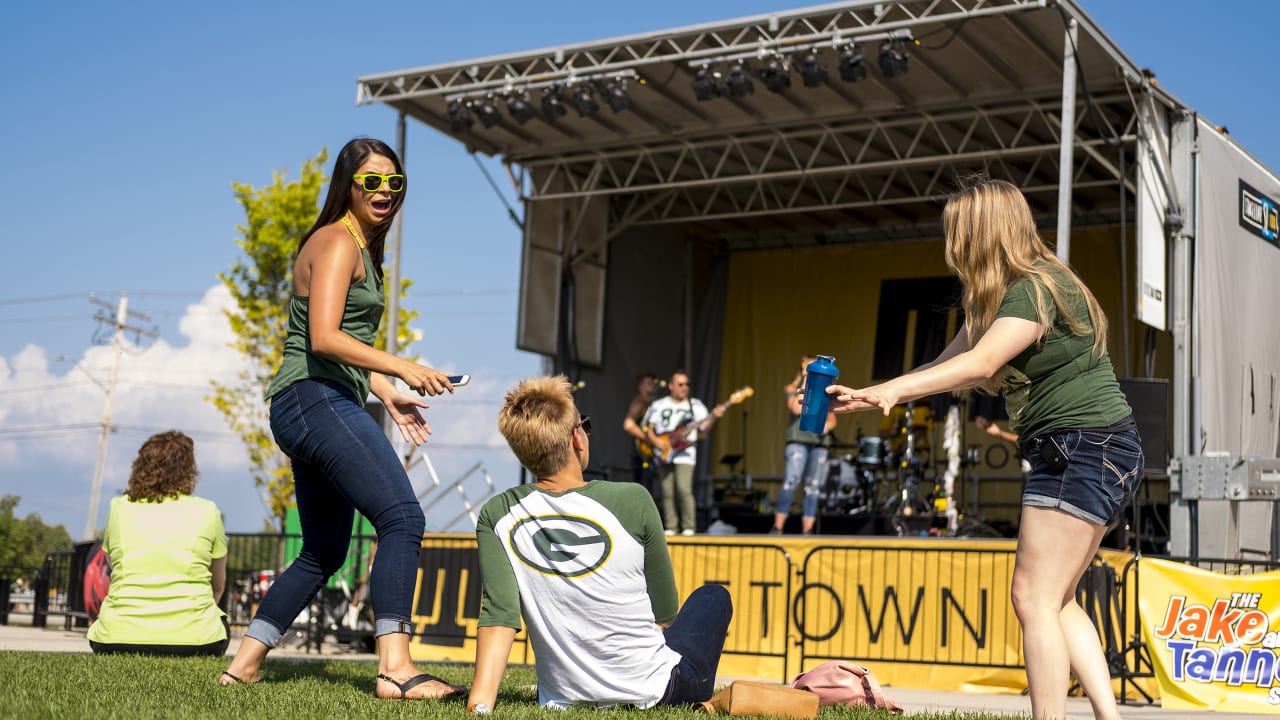 Titletown Gameday Live set to debut Thursday