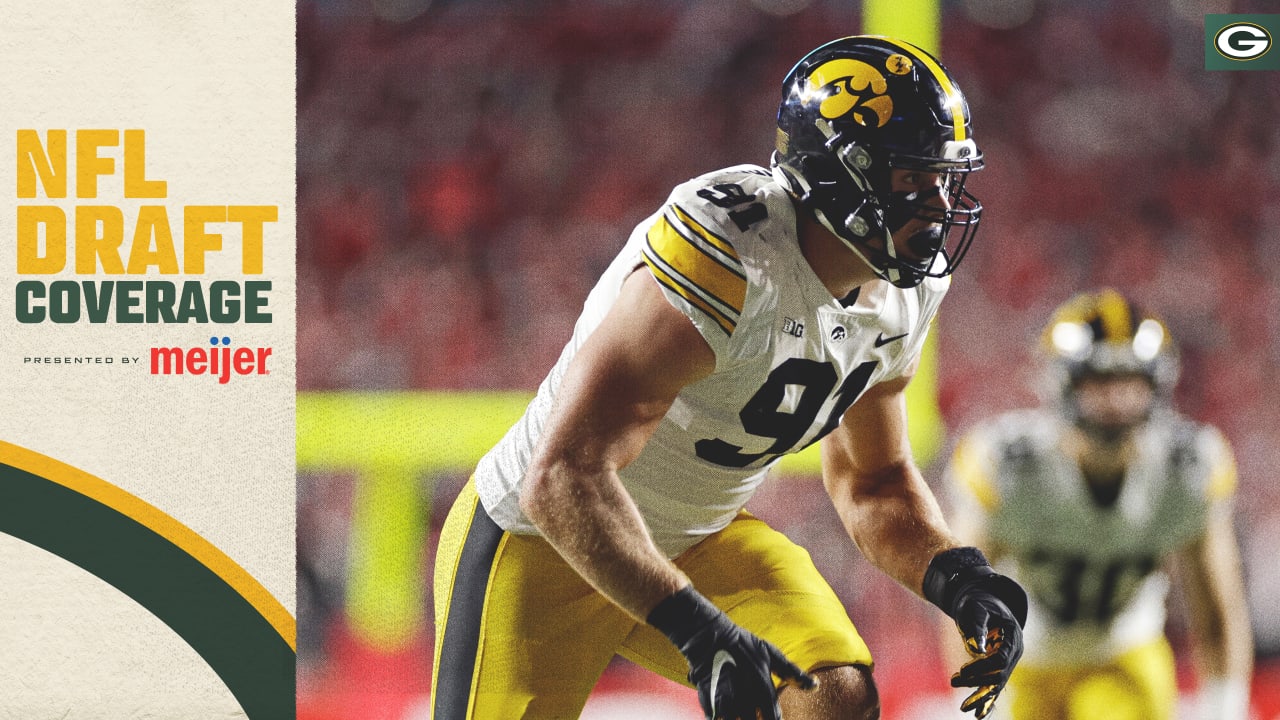 Packer's sign rookie linebacker Lukas Van Ness