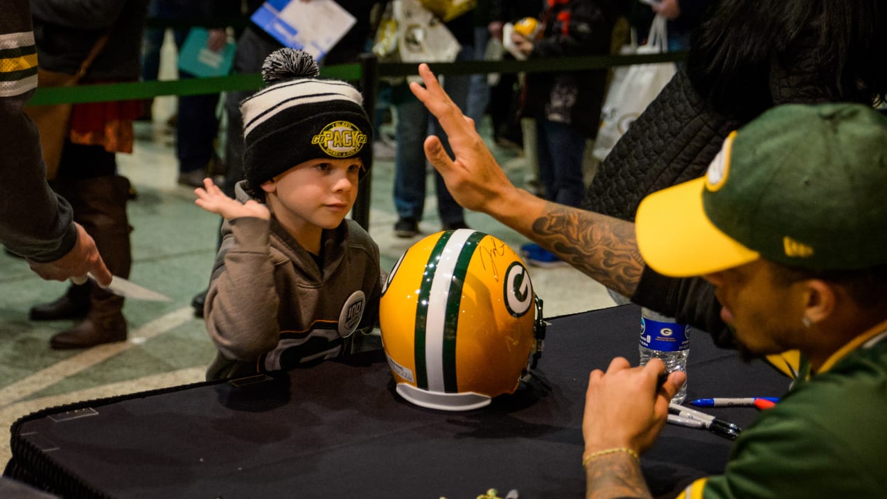 Jaire Alexander, Kenny Clark, Jamaal Williams, to sign autographs Monday  for donations