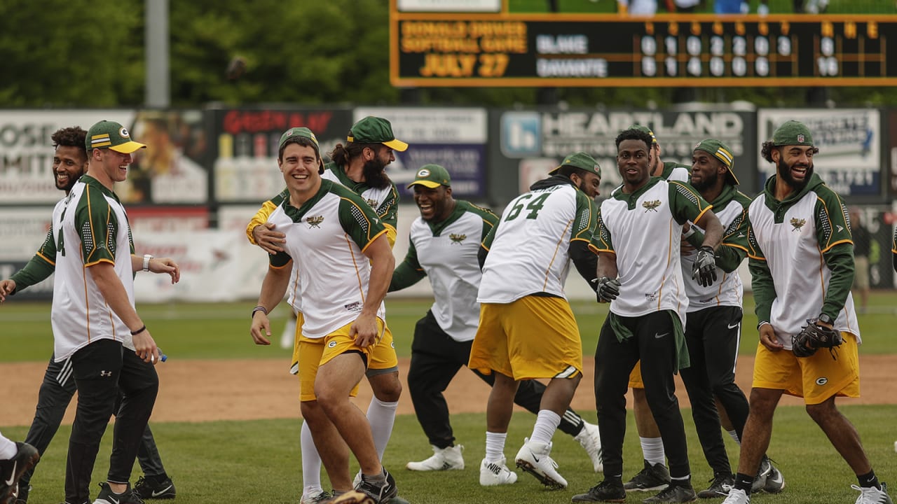 Game Photos Packers play softball for charity