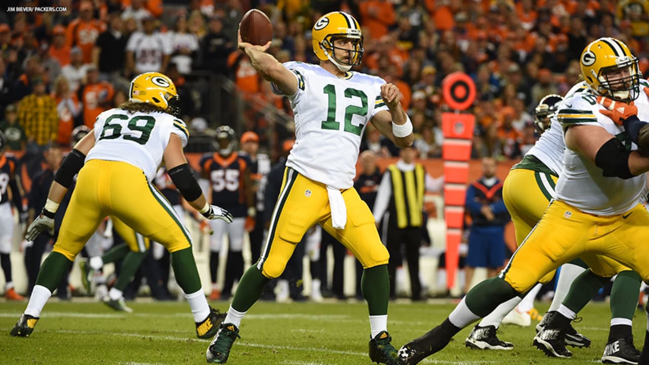 Green Bay Packers Jermichael Finley celebrates with Aaron Rodgers after he  catches an 12 yard touchdown pass in the first quarter against the New York  Giants in week 13 of the NFL