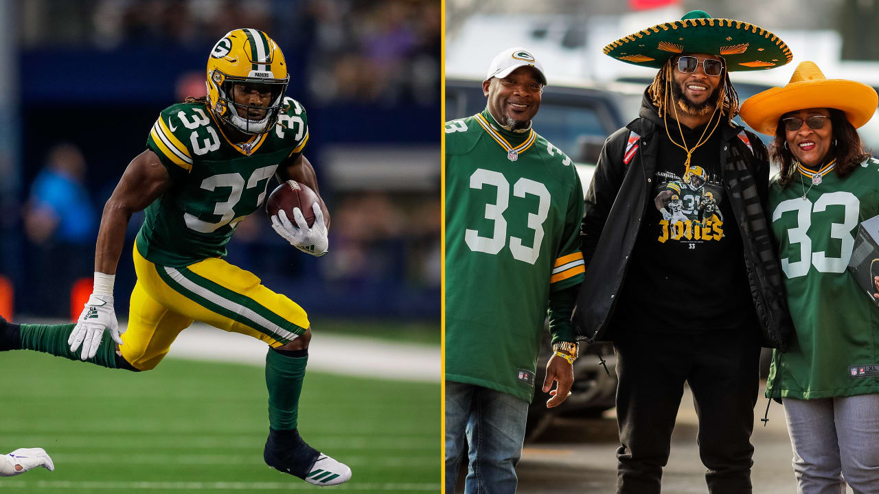 Family makes Aaron Jones feel at home on any football field