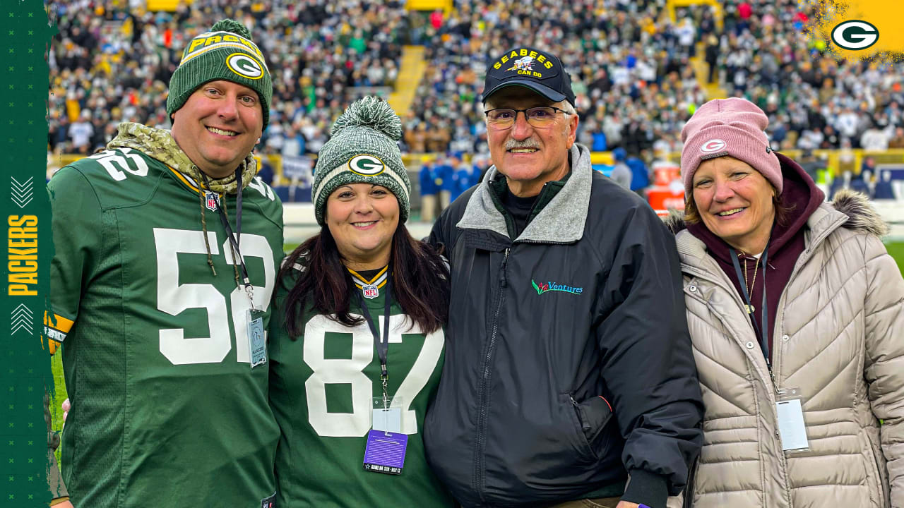 Photo: Seattle Seahawks fan makes fun of the Green Bay Packers