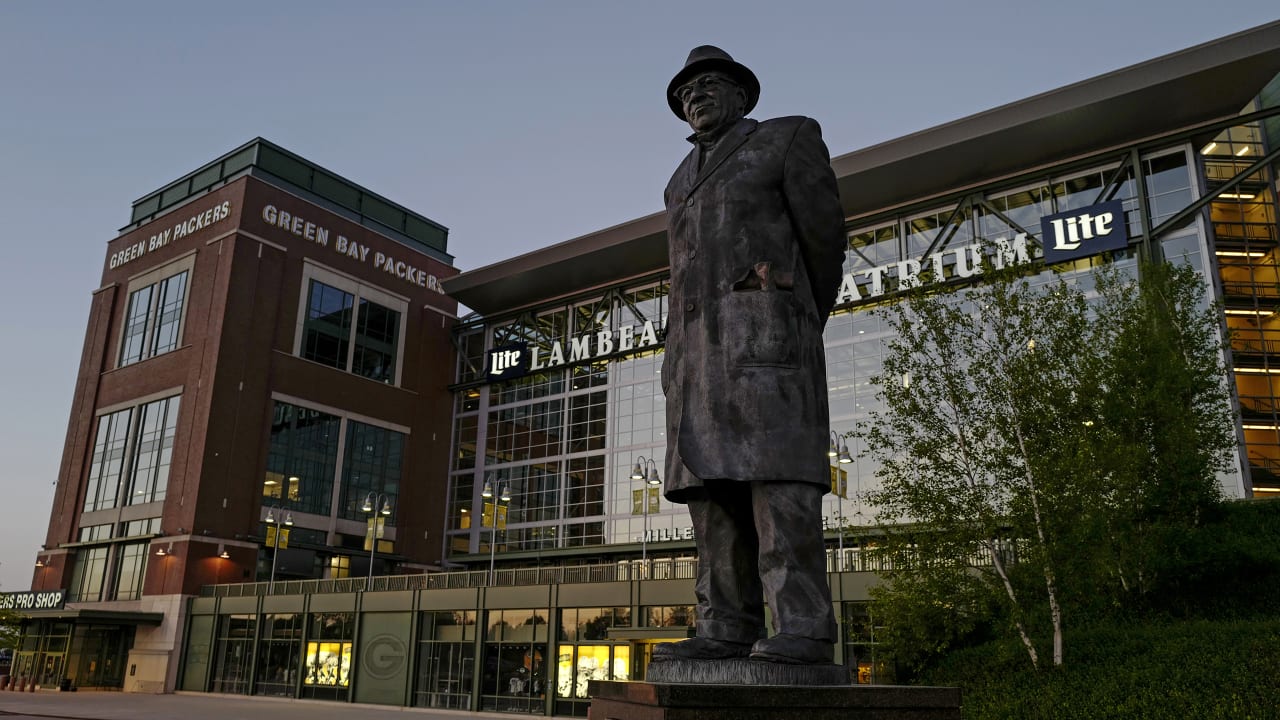 Lambeau Field tours among hundreds of closures Monday, Features