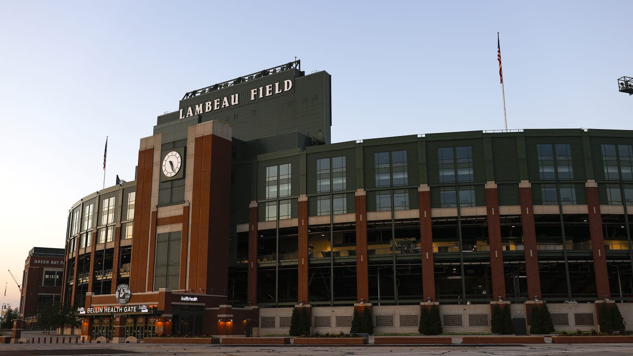 Students can have their prom picture taken at Lambeau Field