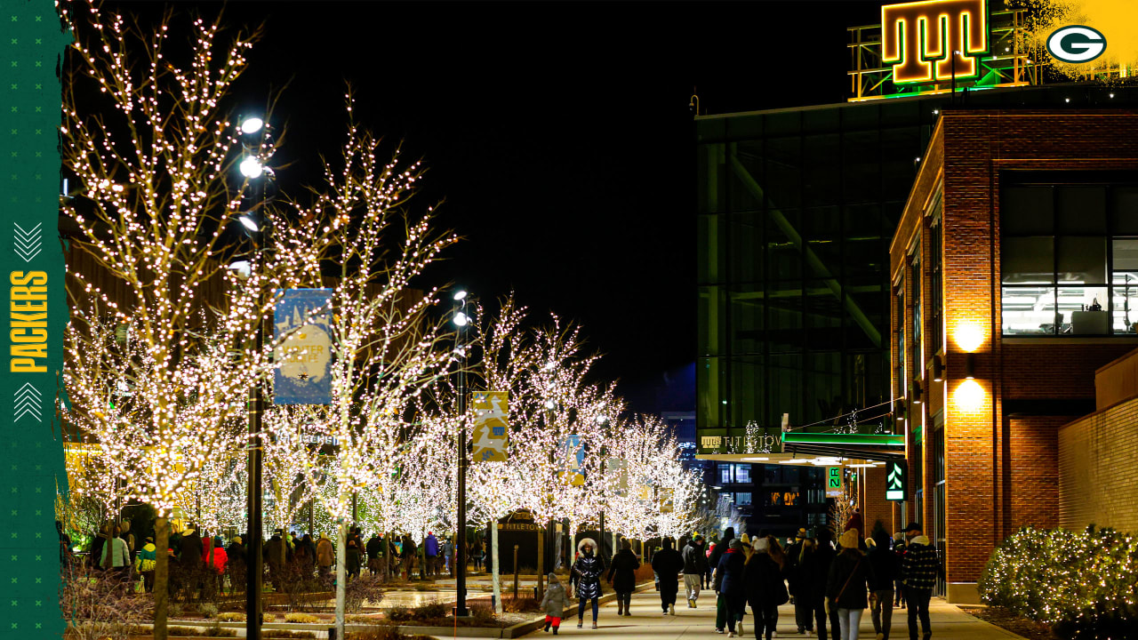 Packers fans bring the holiday spirit to Christmas Day game