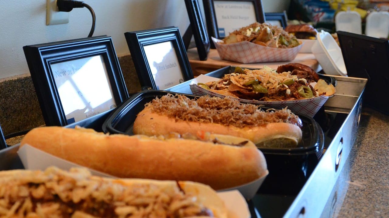 Packers, DNC introduce 2014 season menu at Lambeau Field