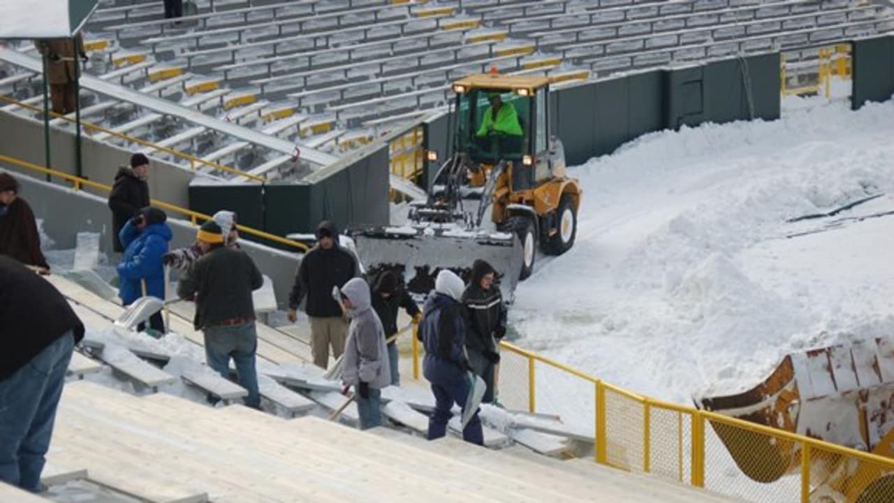 Lambeau Field Snow Removal