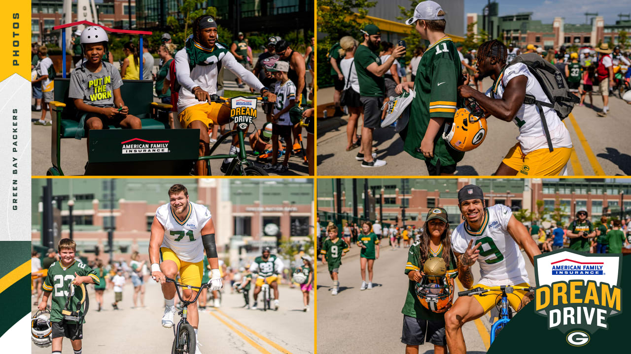 Photos: Players and fans bike to Packers training camp practice