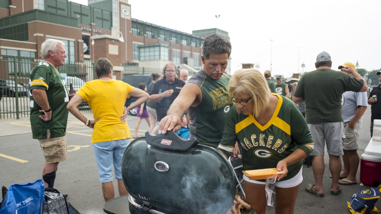 Fans tailgate at Lambeau Field