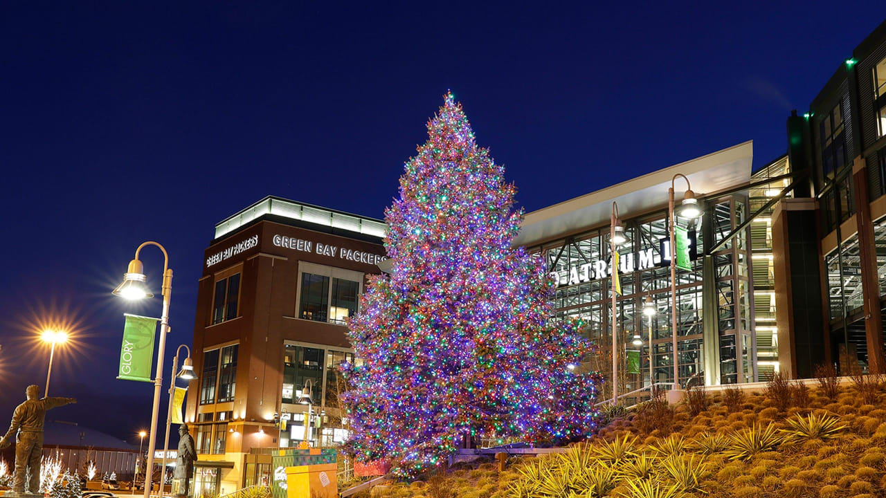 Holiday shopping at the Packers Pro Shop