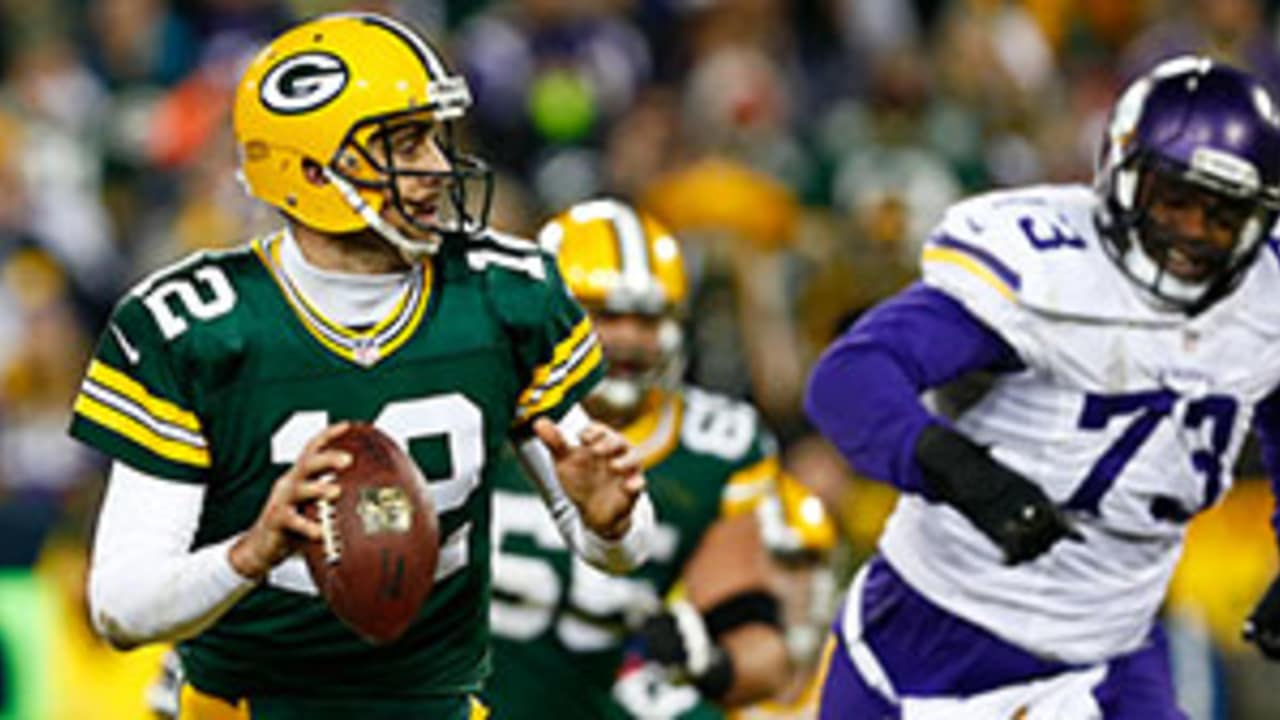 Vikings, Packers Face Off on Christmas Eve