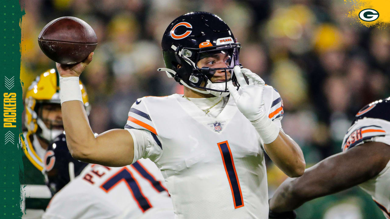 Chicago Bears quarterback Justin Fields sets NFL single-game rushing record  for QBs