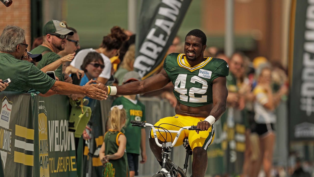 Photos: Packers bike to work Friday