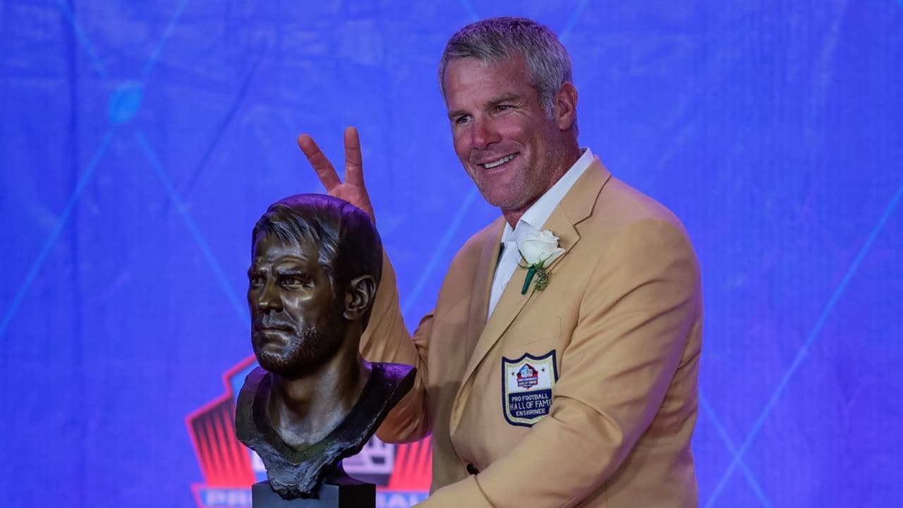 Photos: Favre delivers Hall of Fame speech