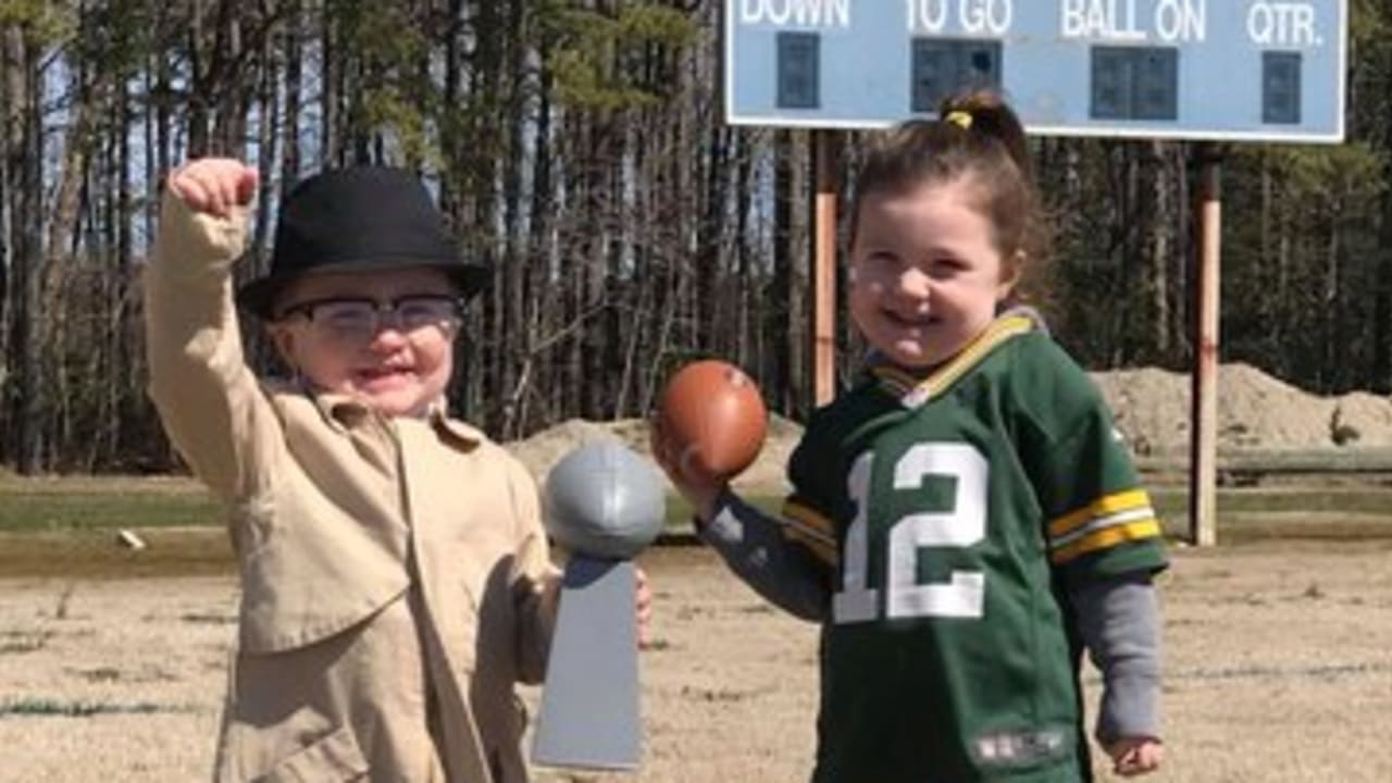 Packers Players Show Off Halloween Costumes at Haunted House Party