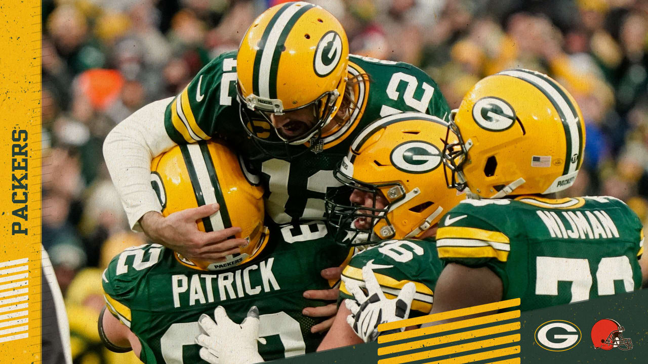 Aaron Rodgers breaks Green Bay Packers record for passing touchdowns