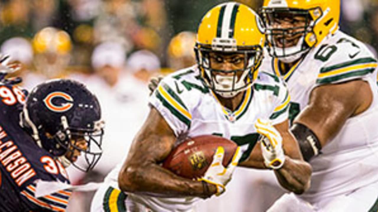 Packers' Davante Adams taken off field on stretcher after vicious hit